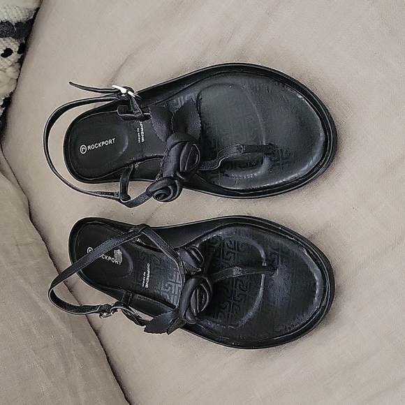 rockport xcs flip flops